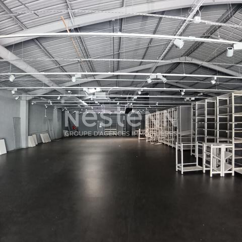 A vendre murs local commercial Vannes 740 m2