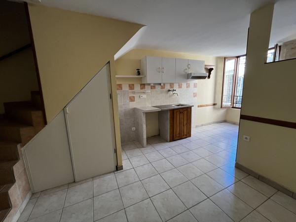 Maison 86 700 € Sauveterre-la-Lémance 8 p 104 m² DPE E