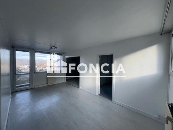 Location Appartement 4 pièces 77.5 m² - 1 RUE DE LA CORNICHE Firminy 42700