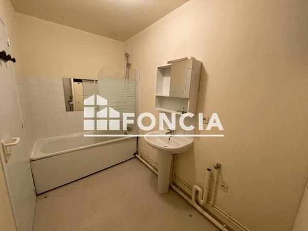 Location Appartement 3 pièces 55 m² - 59 RUE BOURBON Charleville Mezieres 08000