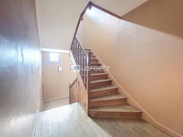 Achat maison près de LA FERE - 6 pièce(s) - 219 m² - 149 900 €