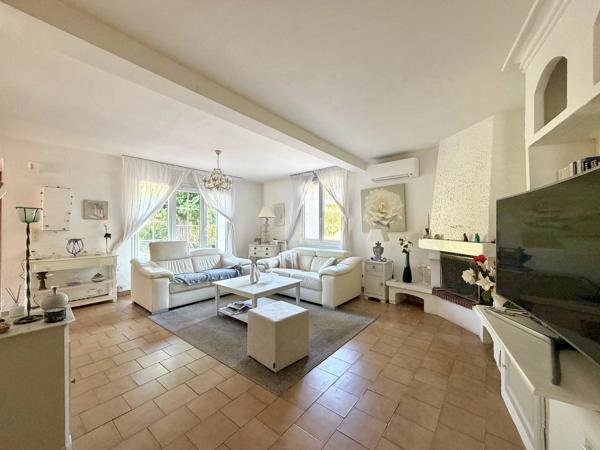 Villa individuelle avec piscine. - 83510 Lorgues - Réf 87172027