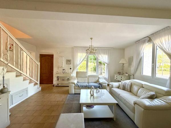 Villa individuelle avec piscine. - 83510 Lorgues - Réf 87172027