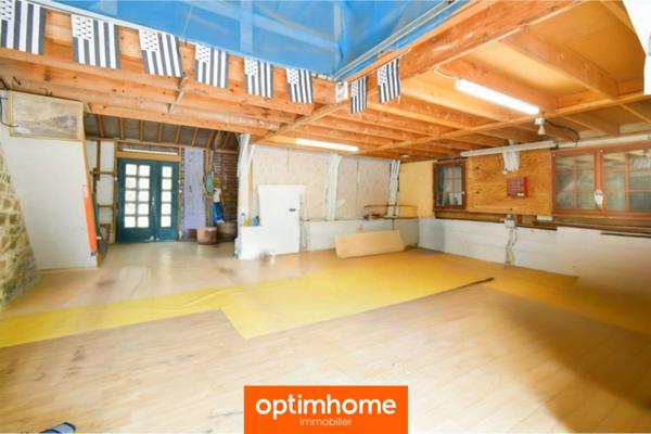 BELLE MAISON EN PIERRE – 165 m² HABITABLES – TERRAIN DE 1 700 m² – NOMBREUSES DÉPENDANCES
