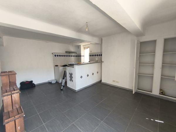Appartement à GONFARON (83590)