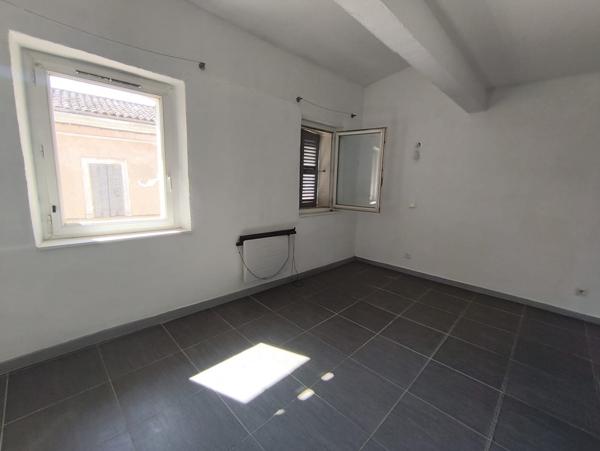 Appartement à GONFARON (83590)