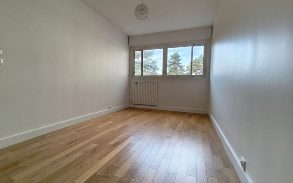 Appartement à vendre    4 pièces • 78,38 m2 Joinville-le-Pont