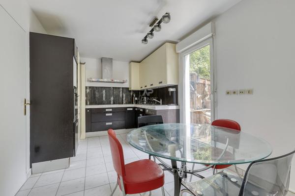 Maison Nanterre proche place de la Boule 6 pièces 130 m2 €735 000 ** - Référence 15194