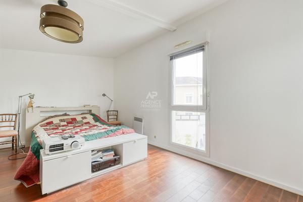Maison Nanterre proche place de la Boule 6 pièces 130 m2 €735 000 ** - Référence 15194