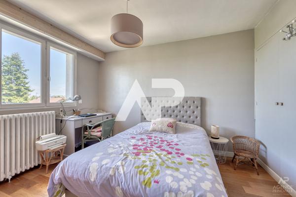 Maison Rueil Malmaison 8 pièce(s) 176 m2 €1 049 000 ** - Référence 19624