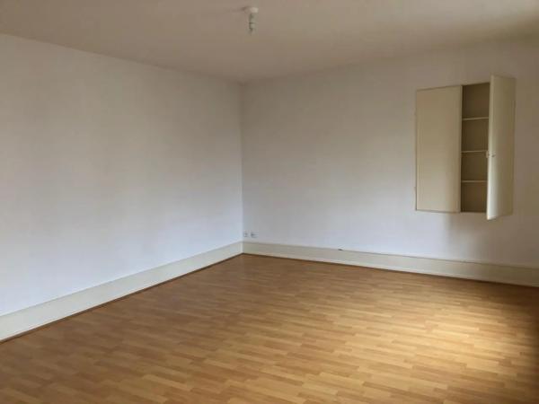 Appartement à louer 3 pièces 74.66m²