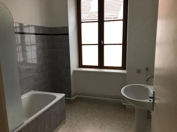 Appartement à louer 3 pièces 74.66m²