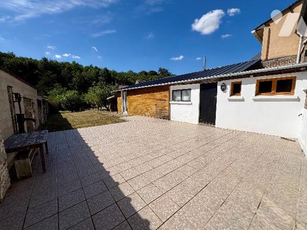 Maison familiale avec jardin et dépendances