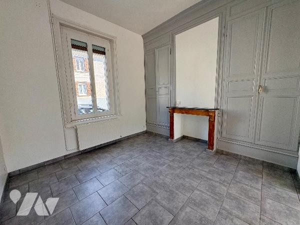Maison familiale avec jardin et dépendances