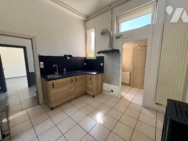 Maison familiale avec jardin et dépendances