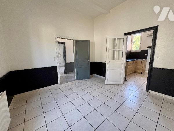 Maison familiale avec jardin et dépendances