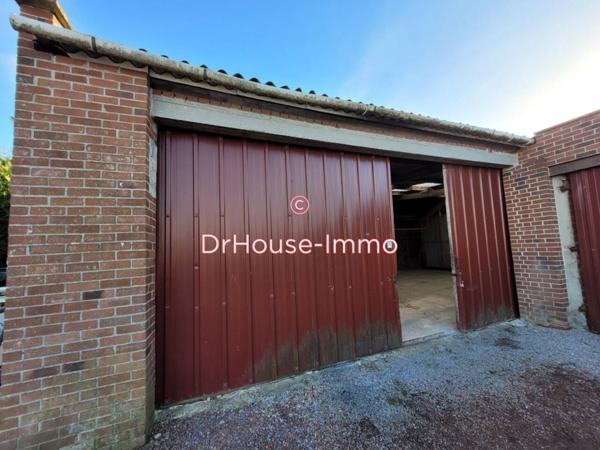 Parking / Box à louer 1 pièce de 105 m²