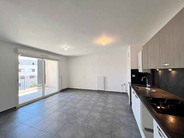 HYERES - Résidence récente - Appartement T3 - Double parking en sous-sol