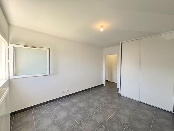 HYERES - Résidence récente - Appartement T3 - Double parking en sous-sol