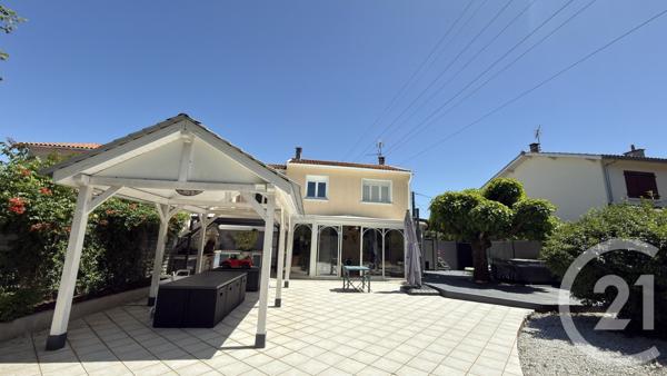 Maison à vendre  5 pièces - 97 m 2   PESSAC  - 33