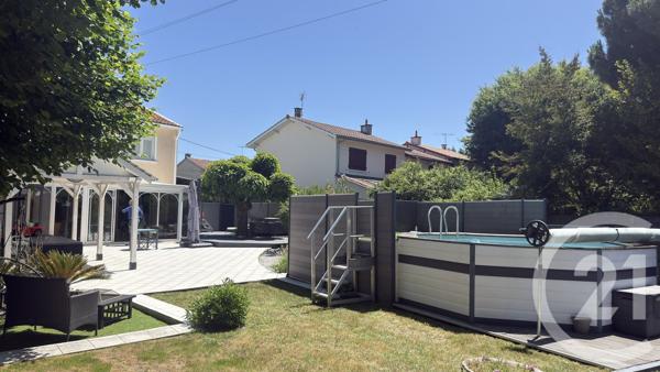 Maison à vendre  5 pièces - 97 m 2   PESSAC  - 33