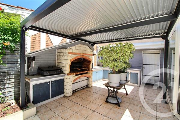 Maison à vendre  5 pièces - 97 m 2   PESSAC  - 33