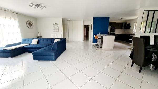 Maison à vendre |  Vayres |  5 pièces | 161 m²