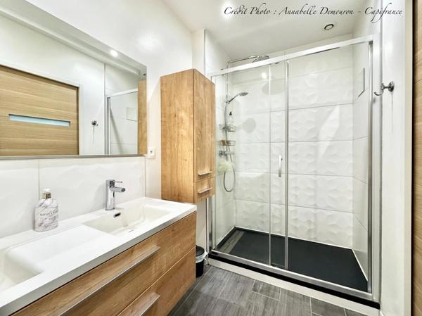 RIOM - EXCLUSIVITÉ – Maison de ville de caractère P6 entièrement rénovée avec jardin, abri et cave