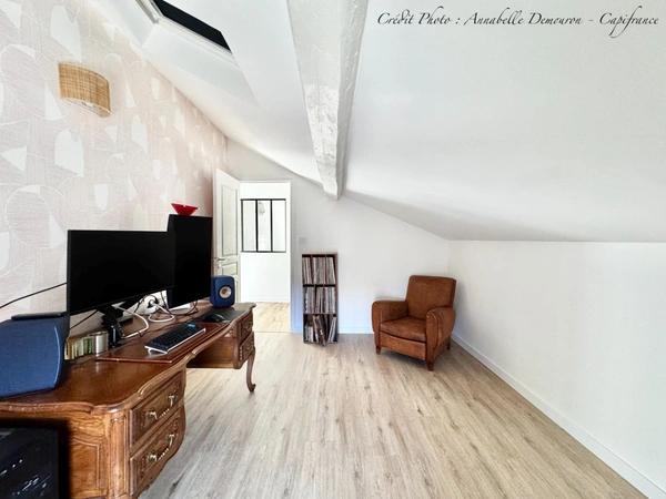 RIOM - EXCLUSIVITÉ – Maison de ville de caractère P6 entièrement rénovée avec jardin, abri et cave