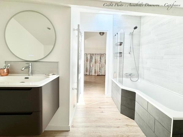 RIOM - EXCLUSIVITÉ – Maison de ville de caractère P6 entièrement rénovée avec jardin, abri et cave