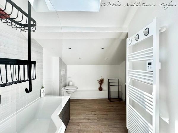 RIOM - EXCLUSIVITÉ – Maison de ville de caractère P6 entièrement rénovée avec jardin, abri et cave
