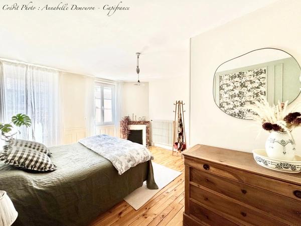 RIOM - EXCLUSIVITÉ – Maison de ville de caractère P6 entièrement rénovée avec jardin, abri et cave
