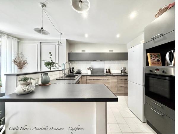RIOM - EXCLUSIVITÉ – Maison de ville de caractère P6 entièrement rénovée avec jardin, abri et cave