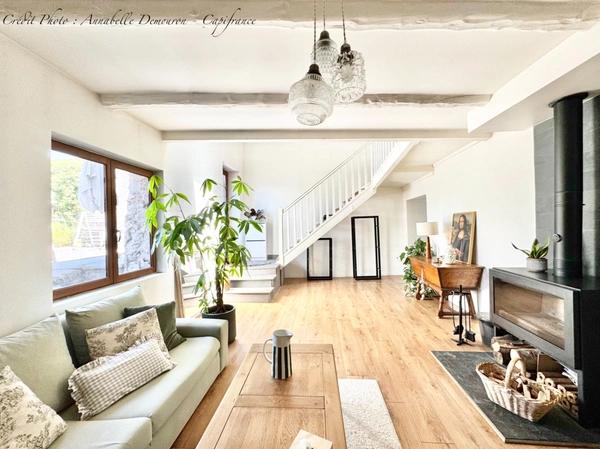 RIOM - EXCLUSIVITÉ – Maison de ville de caractère P6 entièrement rénovée avec jardin, abri et cave