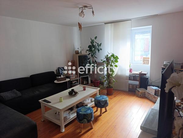 Maison
         5 pièces
        - 100 m² 199 000 € *