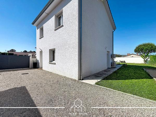 Maison
         4 pièces
        - 105 m² Exclusivité 369 900 € *