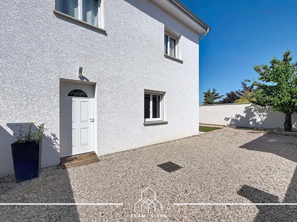 Maison
         4 pièces
        - 105 m² Exclusivité 369 900 € *