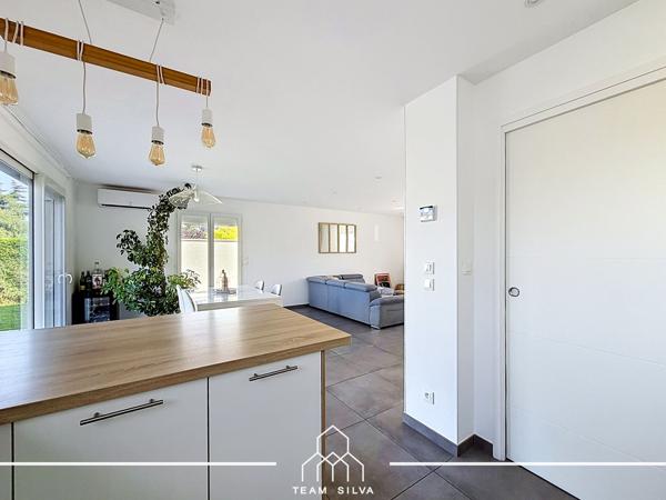Maison
         4 pièces
        - 105 m² Exclusivité 369 900 € *