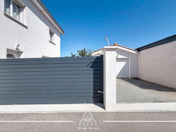 Maison
         4 pièces
        - 105 m² Exclusivité 369 900 € *