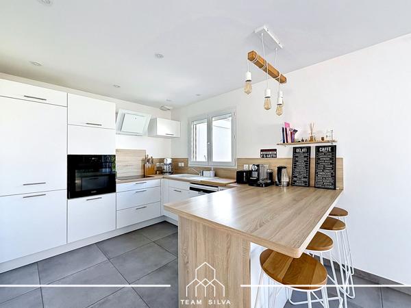 Maison
         4 pièces
        - 105 m² Exclusivité 369 900 € *