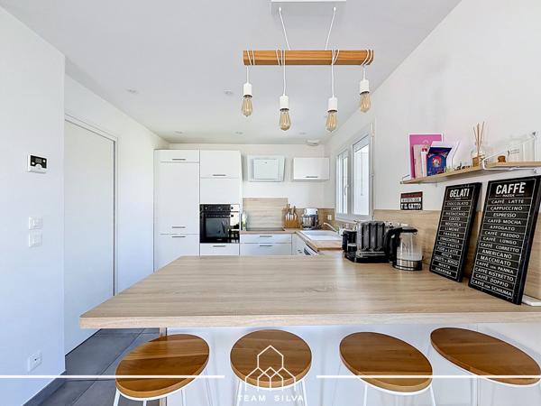 Maison
         4 pièces
        - 105 m² Exclusivité 369 900 € *
