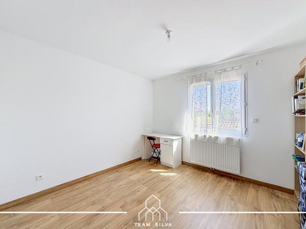 Maison
         4 pièces
        - 105 m² Exclusivité 369 900 € *