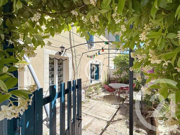 Maison à vendre  6 pièces - 128,60 m2 CHATEAURENARD - 13