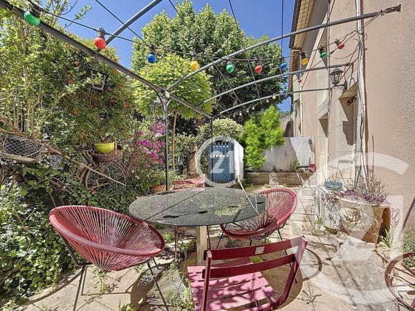 Maison à vendre  6 pièces - 128,60 m2 CHATEAURENARD - 13