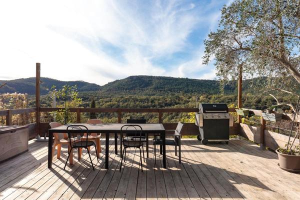 Charmante maison Bagnols En Foret avec une superbe vue