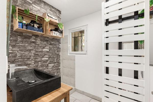 Charmante maison Bagnols En Foret avec une superbe vue