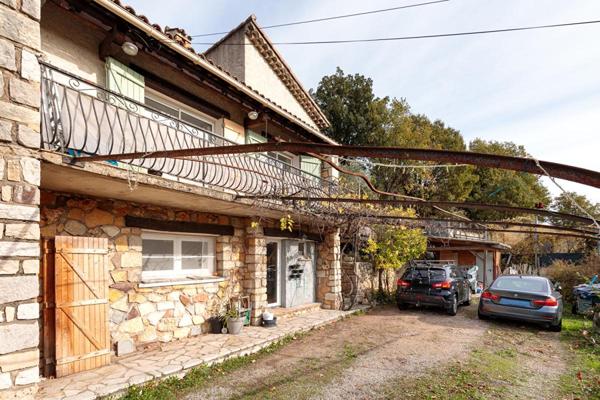 Charmante maison Bagnols En Foret avec une superbe vue