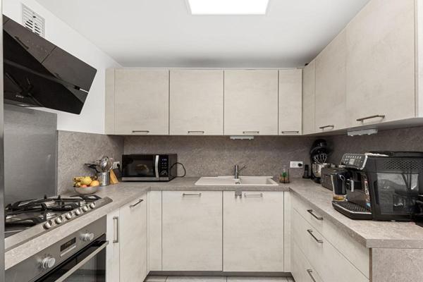 Charmante maison Bagnols En Foret avec une superbe vue