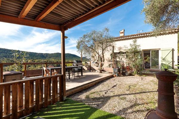 Charmante maison Bagnols En Foret avec une superbe vue