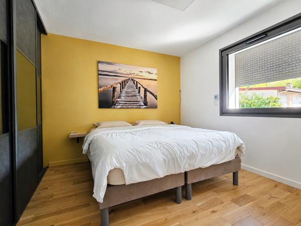 Maison
         7 pièces
        - 156 m² Exclusivité 799 000 € *